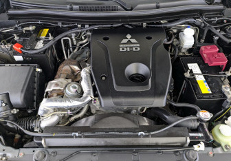 Подержанный автомобиль Mitsubishi Pajero Sport 2018 года (9 фото)