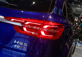 Подержанный автомобиль Hongqi HS5 2024 года (37 фото)