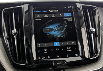 Подержанный автомобиль Volvo XC60 2021 года (21 фото)