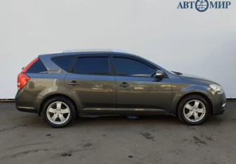 Подержанный автомобиль Kia Ceed Wagon 2011 года (4 фото)
