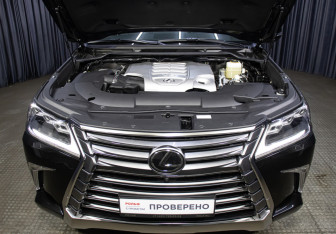 Подержанный автомобиль Lexus LX 2021 года (9 фото)