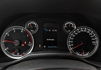 Подержанный автомобиль Toyota Land Cruiser Suv 2022 года (16 фото)