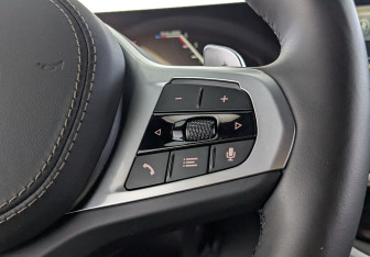 Подержанный автомобиль BMW X6 2025 года (22 фото)