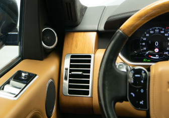 Подержанный автомобиль Land Rover Range Rover 2019 года (12 фото)