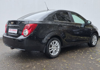 Подержанный автомобиль Chevrolet Aveo Sedan 2012 года (5 фото)