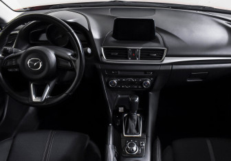 Подержанный автомобиль Mazda 3 Sedan 2018 года (11 фото)