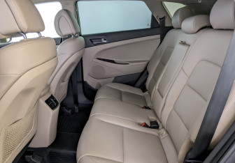 Подержанный автомобиль Hyundai Tucson 2016 года (12 фото)