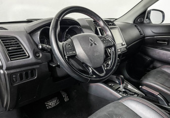 Подержанный автомобиль Mitsubishi ASX 2021 года (13 фото)