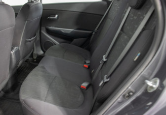 Подержанный автомобиль Kia Rio Sedan 2015 года (11 фото)