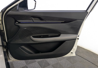 Подержанный автомобиль Changan UNI-V 2023 года (30 фото)