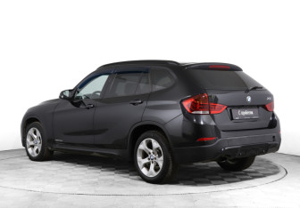 Подержанный автомобиль BMW X1 2012 года (7 фото)