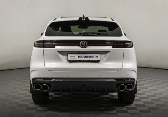 Подержанный автомобиль Changan UNI-K 2023 года (6 фото)