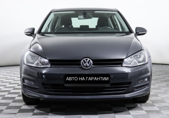 Подержанный автомобиль Volkswagen Golf Hatchback 2016 года (2 фото)