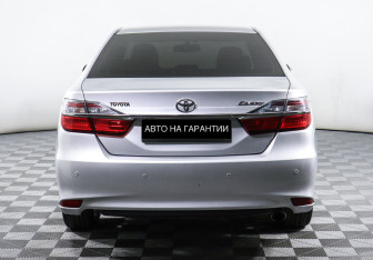 Подержанный автомобиль Toyota Camry Sedan 2015 года (4 фото)