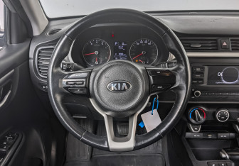 Подержанный автомобиль Kia Rio Hatchback 2021 года (21 фото)