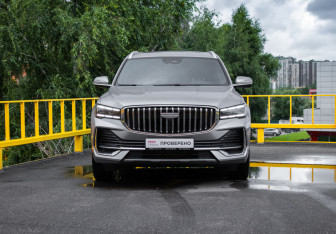 Подержанный автомобиль Geely Monjaro 2025 года (2 фото)