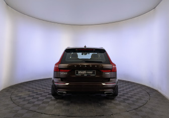 Подержанный автомобиль Volvo XC60 2018 года (6 фото)