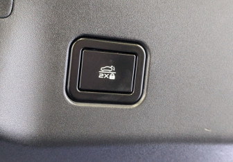 Подержанный автомобиль Changan UNI-V 2023 года (26 фото)