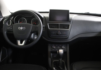 Подержанный автомобиль FAW Besturn X40 2021 года (7 фото)