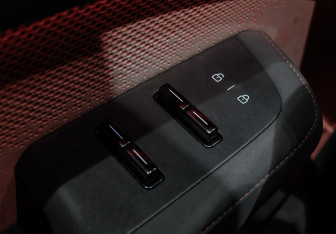 Подержанный автомобиль Zeekr 001 2024 года (25 фото)