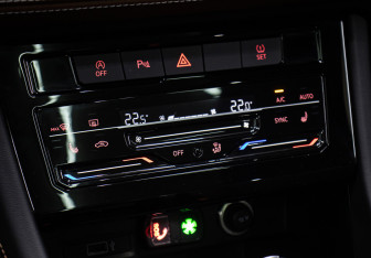 Подержанный автомобиль Jetta VS7 2023 года (18 фото)