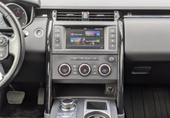 Подержанный автомобиль Land Rover Discovery 2017 года (15 фото)