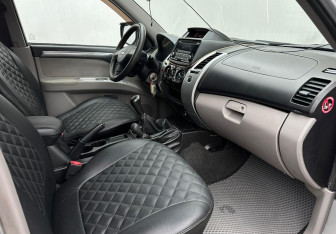 Подержанный автомобиль Mitsubishi Pajero Sport 2014 года (13 фото)