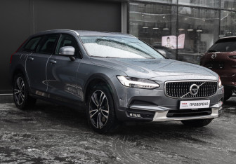 Подержанный автомобиль Volvo V90 Cross Country 2018 года (3 фото)