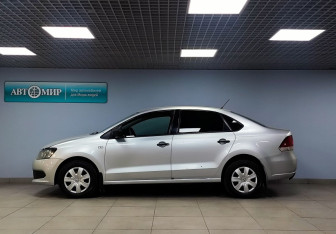 Подержанный автомобиль Volkswagen Polo Sedan 2013 года (8 фото)