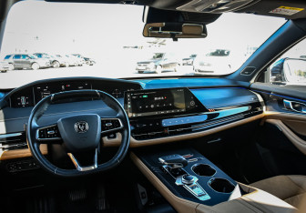 Подержанный автомобиль Changan UNI-K 2024 года (13 фото)