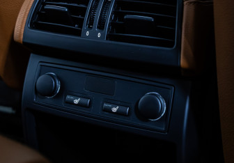 Подержанный автомобиль BMW X5 M 2012 года (18 фото)