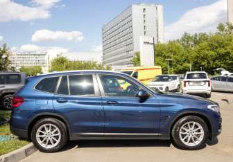 Подержанный автомобиль BMW X3 2018 года (3 фото)