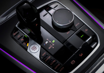 Подержанный автомобиль BMW X5 2020 года (21 фото)