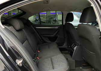Подержанный автомобиль Skoda Octavia Liftback 2019 года (20 фото)