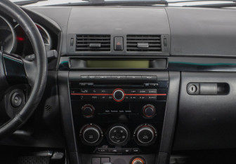 Подержанный автомобиль Mazda 3 Sedan 2008 года (14 фото)