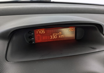 Подержанный автомобиль Peugeot 308 Hatchback 2012 года (26 фото)
