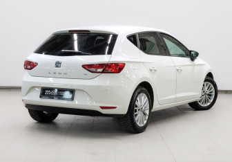 Подержанный автомобиль SEAT Leon Hatchback 2013 года (5 фото)