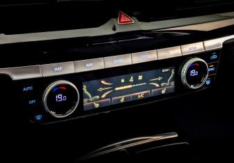 Подержанный автомобиль Genesis G80 2021 года (26 фото)