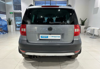 Подержанный автомобиль Skoda Yeti 2012 года (5 фото)