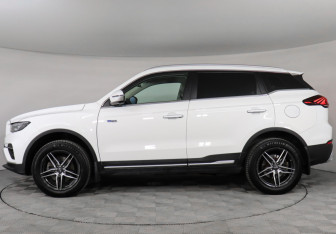 Подержанный автомобиль Geely Atlas Pro 2021 года (8 фото)