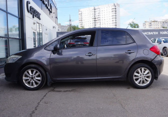 Подержанный автомобиль Toyota Auris Hatchback 2007 года (8 фото)