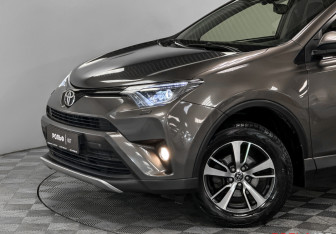 Подержанный автомобиль Toyota RAV4 2019 года (23 фото)
