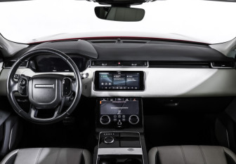 Подержанный автомобиль Land Rover Range Rover Velar 2017 года (17 фото)