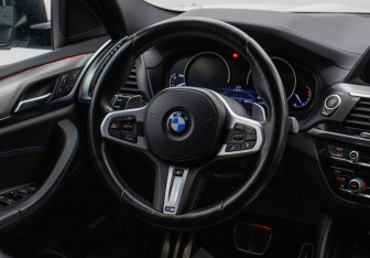 Подержанный автомобиль BMW X4 2019 года (15 фото)
