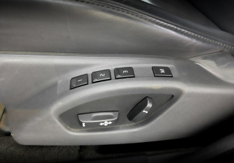 Подержанный автомобиль Volvo S80 2013 года (20 фото)