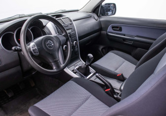 Подержанный автомобиль Suzuki Grand Vitara 2007 года (9 фото)