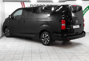 Подержанный автомобиль Peugeot Traveller 2018 года (6 фото)
