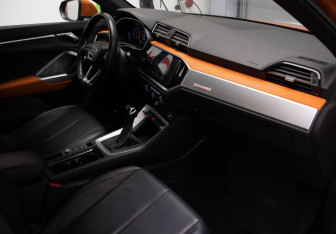 Подержанный автомобиль Audi Q3 2019 года (27 фото)