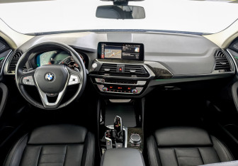 Подержанный автомобиль BMW X4 2020 года (14 фото)