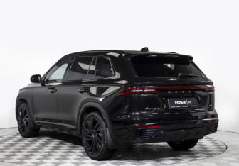 Подержанный автомобиль Geely Monjaro 2024 года (7 фото)